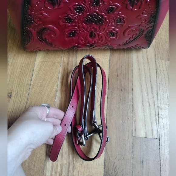 IVTG Genuine Leather Red Handbag - Picture 2 of 9